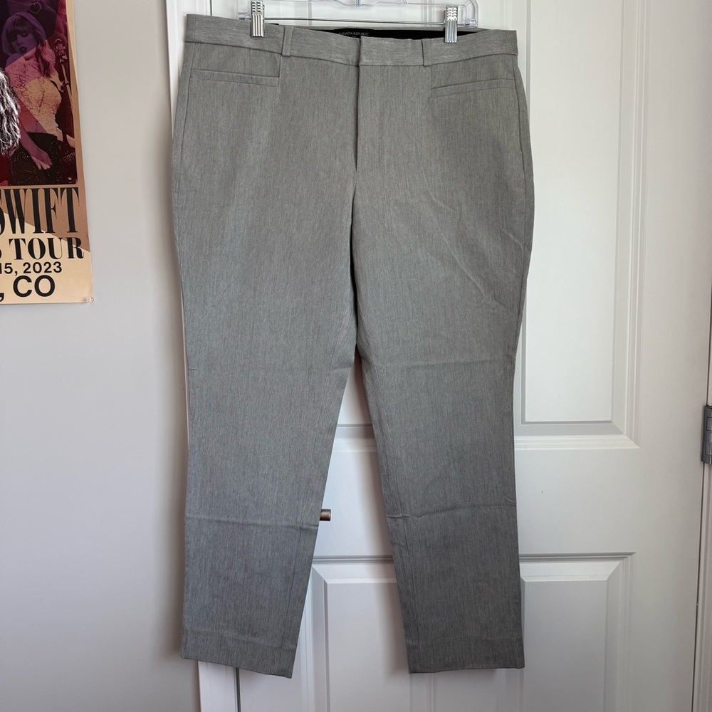 Banana Republic Women's Gray Dress Pants. NWT. Size 16. Curvy Sloan.